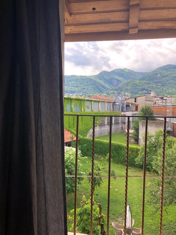 Casa Di Aristide Apartment Erba Luaran gambar